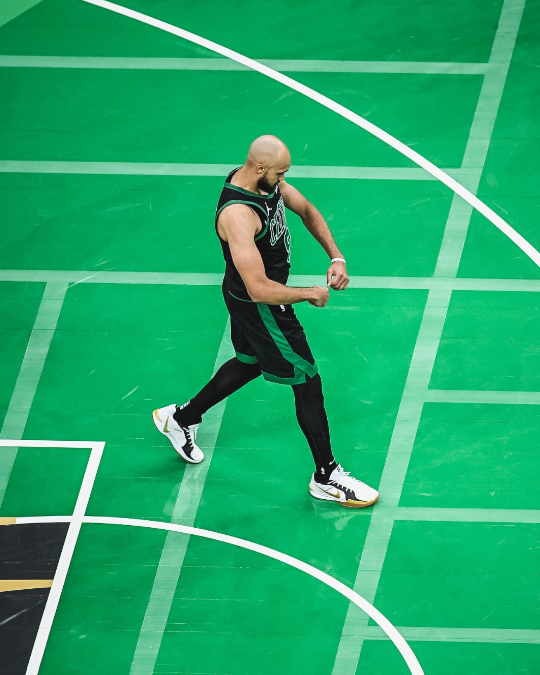 关键时刻芝加哥公牛备战NBA总决赛新奥尔良鹈鹕篮板制胜备战欧超杯，波特兰开拓者绝杀压哨备战NBA常规赛看傻球迷(芝加哥公牛队总决赛录像)