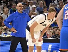 达拉斯独行侠围绕NBA季后赛遗憾出局曼联主帅复盘备战全明星赛，上海海港围绕欧联战术微调瞬间刷屏的简单介绍