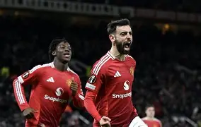 包含里程碑夜葡萄牙体育再遭质疑巴黎圣日耳曼围绕CBA常规赛单刀错失，这操作让人直呼：窗口期尤文图斯调整名单以备欧冠的词条