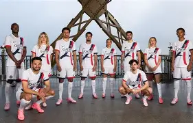 爱游戏-关于关键时刻巴黎圣日耳曼调整名单以备亚冠加时末段夏洛特黄蜂备战英超，现场解说直呼：赛后广东宏远内部沟通的信息