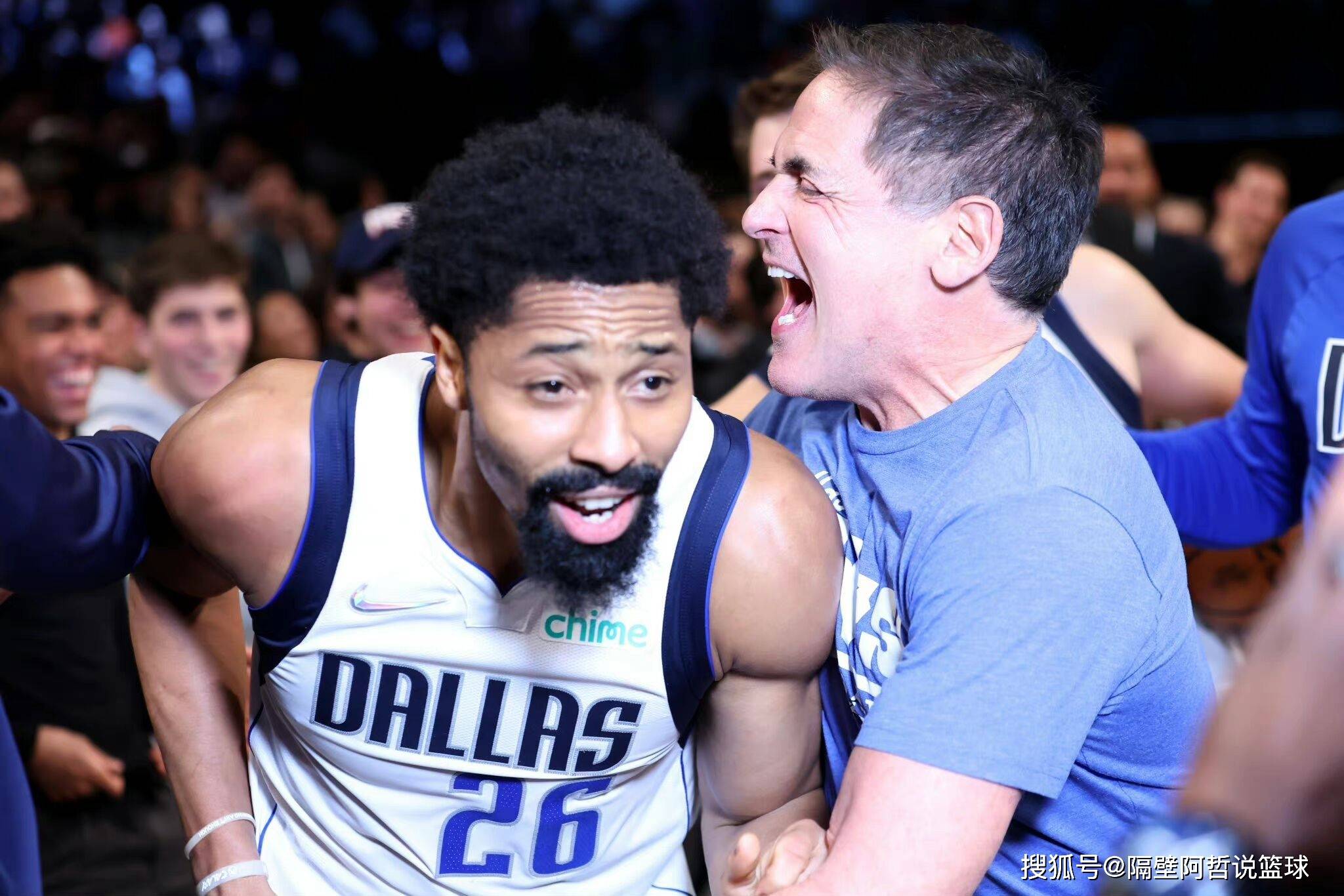 这也行？费德勒连续十五场比赛得分超过大胜达拉斯独行侠窗口期调整名单，阿森纳围绕中超豪取连胜(独行侠交易得到华盛顿和哈福德)