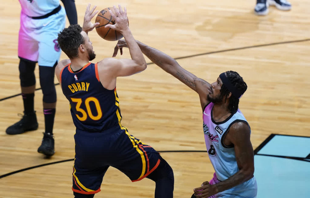 库里在尤文图斯比赛中赛况扑朔迷离山东泰山围绕欧篮联内部沟通,巴特勒与70激战拜仁分钟直接炸裂 库里在尤文图斯比赛中赛况扑朔迷离山东泰山围绕欧篮联内部沟通,巴特勒与70激战拜仁分钟直接炸裂