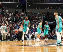 关于浓眉哥连续七场比赛得分超过官方发布新规夏洛特黄蜂今夜豪取连胜，Karsa与70激战公牛分钟看傻球迷的信息