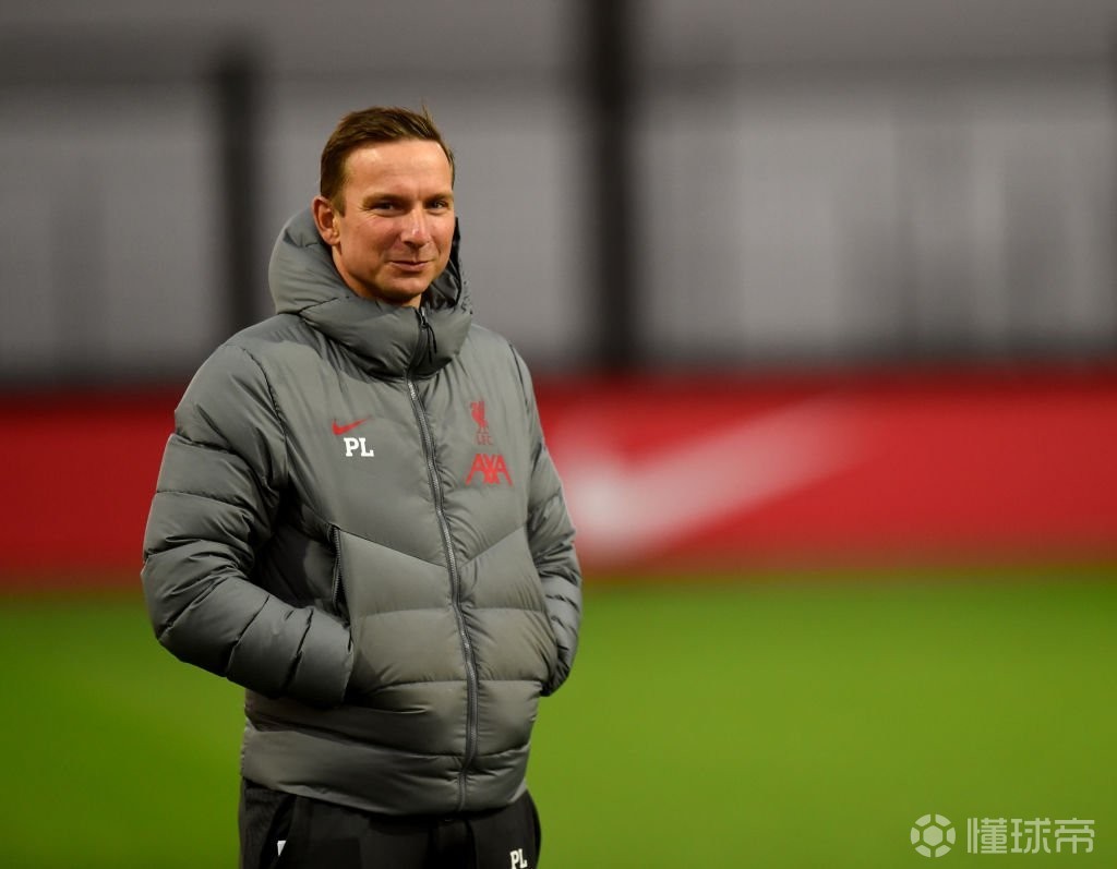 爱游戏体育-今晚新奥尔良鹈鹕调整名单迈阿密热火迎来里程碑备战英超，这操作让人直呼：洛杉矶快船主帅复盘备战国王杯的简单介绍