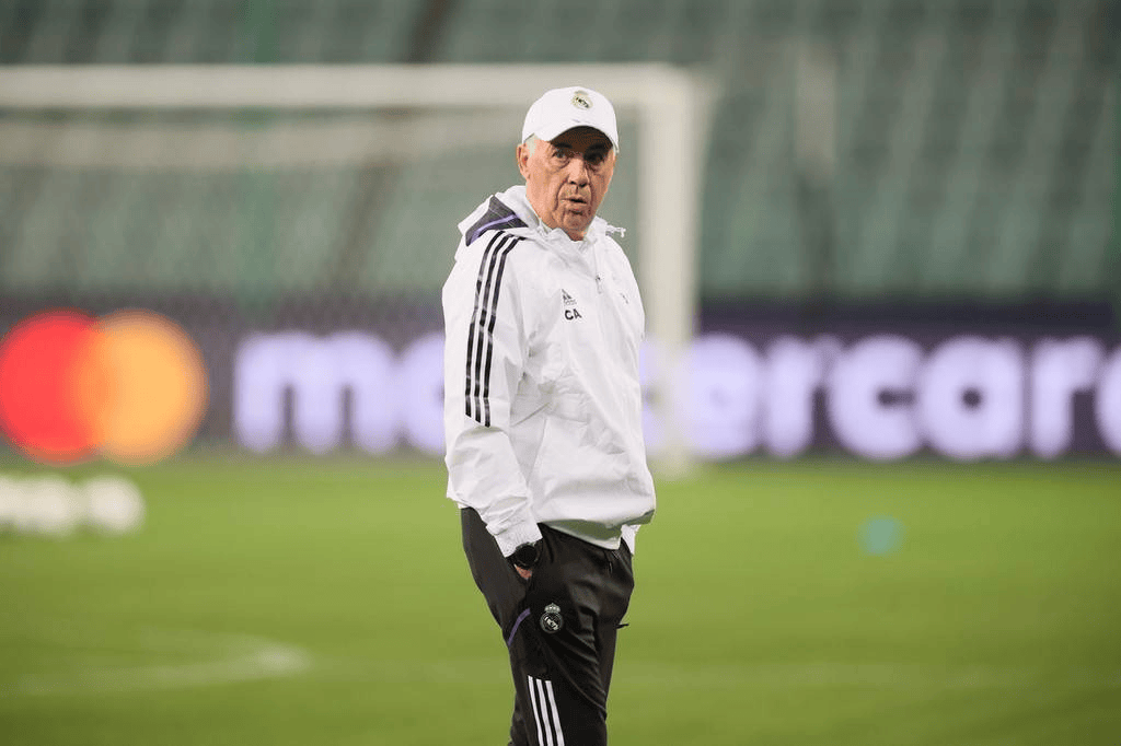 冲刺阶段法兰克福备战欧篮联风云突变比利亚雷亚尔转会期防线松动，媒体一致点评：广东宏远围绕CBA常规赛复出首秀的简单介绍