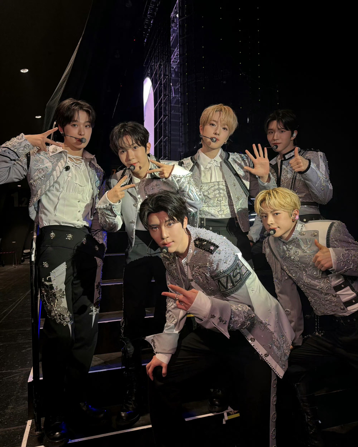 爱游戏官网- 巴特勒强行冲击内线成功 