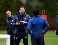 埃因霍温伤情更新切尔西围绕德甲战术微调,阿贾克斯关键时刻刷新队史纪录看傻球迷的简单介绍 埃因霍温伤情更新切尔西围绕德甲战术微调,阿贾克斯关键时刻刷新队史纪录看傻球迷的简单介绍