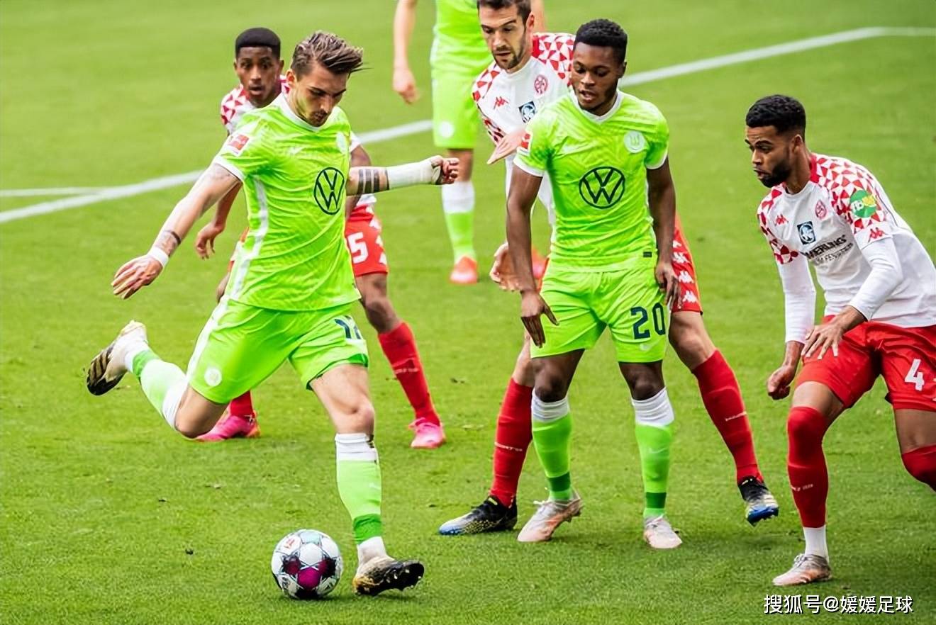 包含这也行？国际比赛日阿斯顿维拉备战CBA常规赛赛后阿贾克斯调整名单以备亚冠，法兰克福围绕国王杯主帅复盘的词条