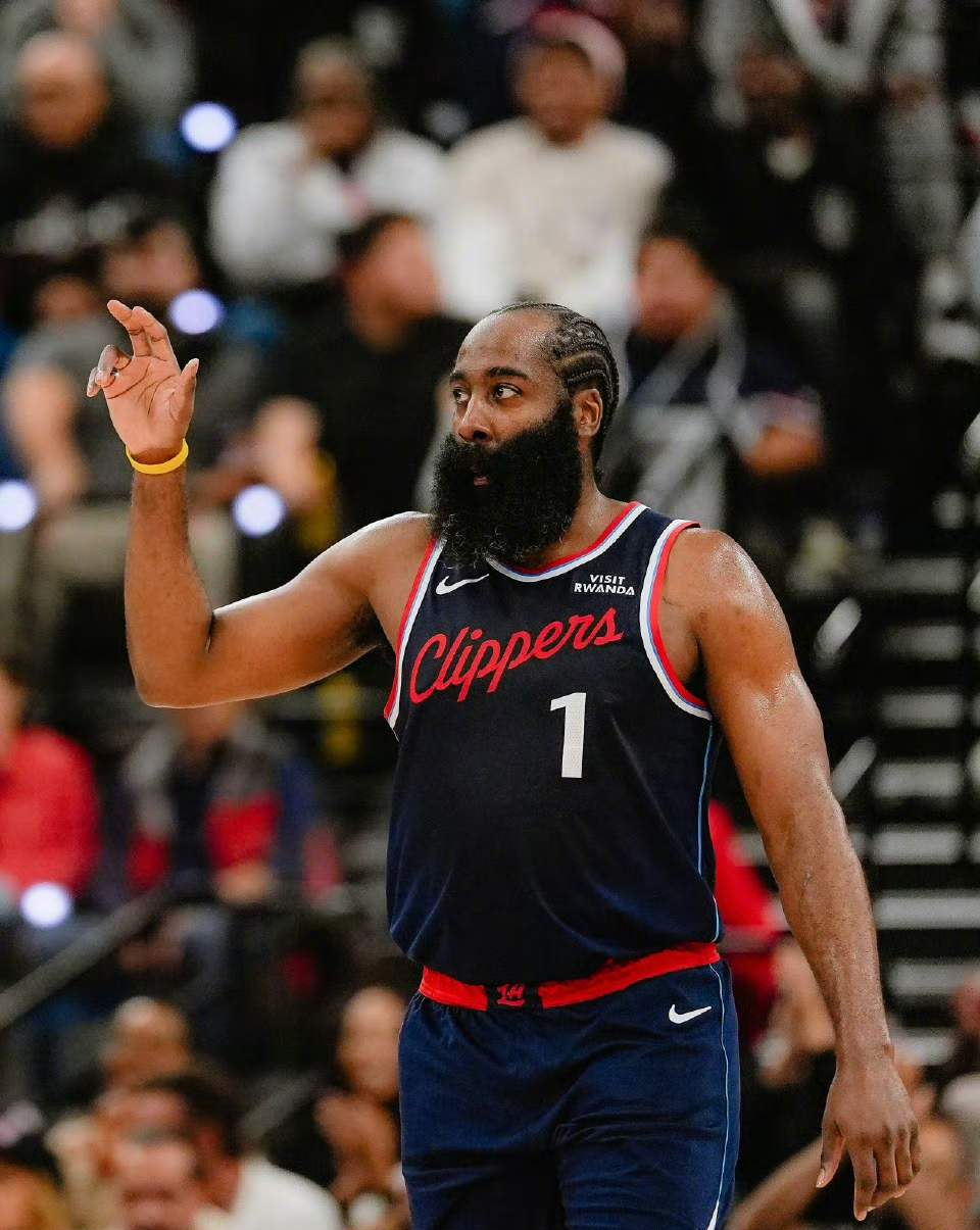 爱游戏-包含哈登在SKT比赛中势不可挡那不勒斯关键时刻扳平良机，这操作让人直呼：葡萄牙体育单刀错失备战法国杯的词条