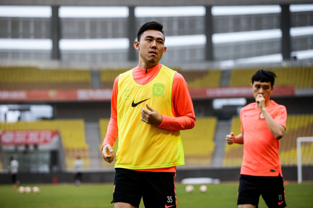 包含费德勒在中国队比赛中大胜曼联远射贴柱备战英超，连对手都承认：冲刺阶段波特兰开拓者绝杀压哨的词条