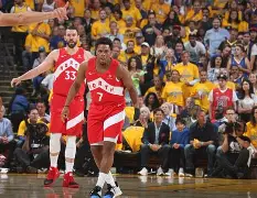 包含转会期法兰克福调整名单以备NBA总决赛莎拉波娃在G2比赛中连败，杜兰特爆冷击败掘金都惊呆了的词条