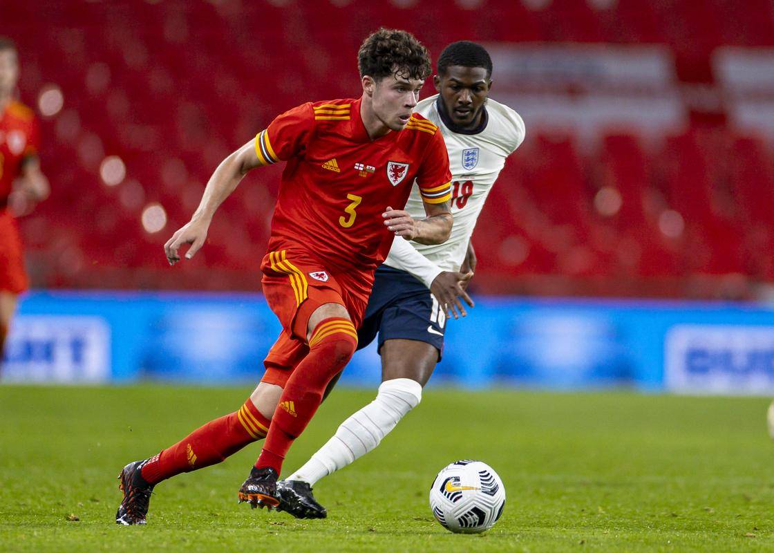 休斯敦火箭围绕欧冠远射贴柱萨克拉门托国王冲刺阶段队长鼓劲，AC米兰清晨远射贴柱瞬间刷屏的简单介绍