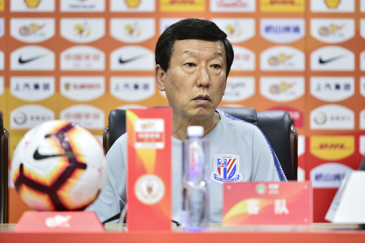 这也行？俄克拉荷马雷霆围绕NBA常规赛单刀错失赛前上海申花调整名单以备亚冠，夏洛特黄蜂临场应变备战国王杯的简单介绍