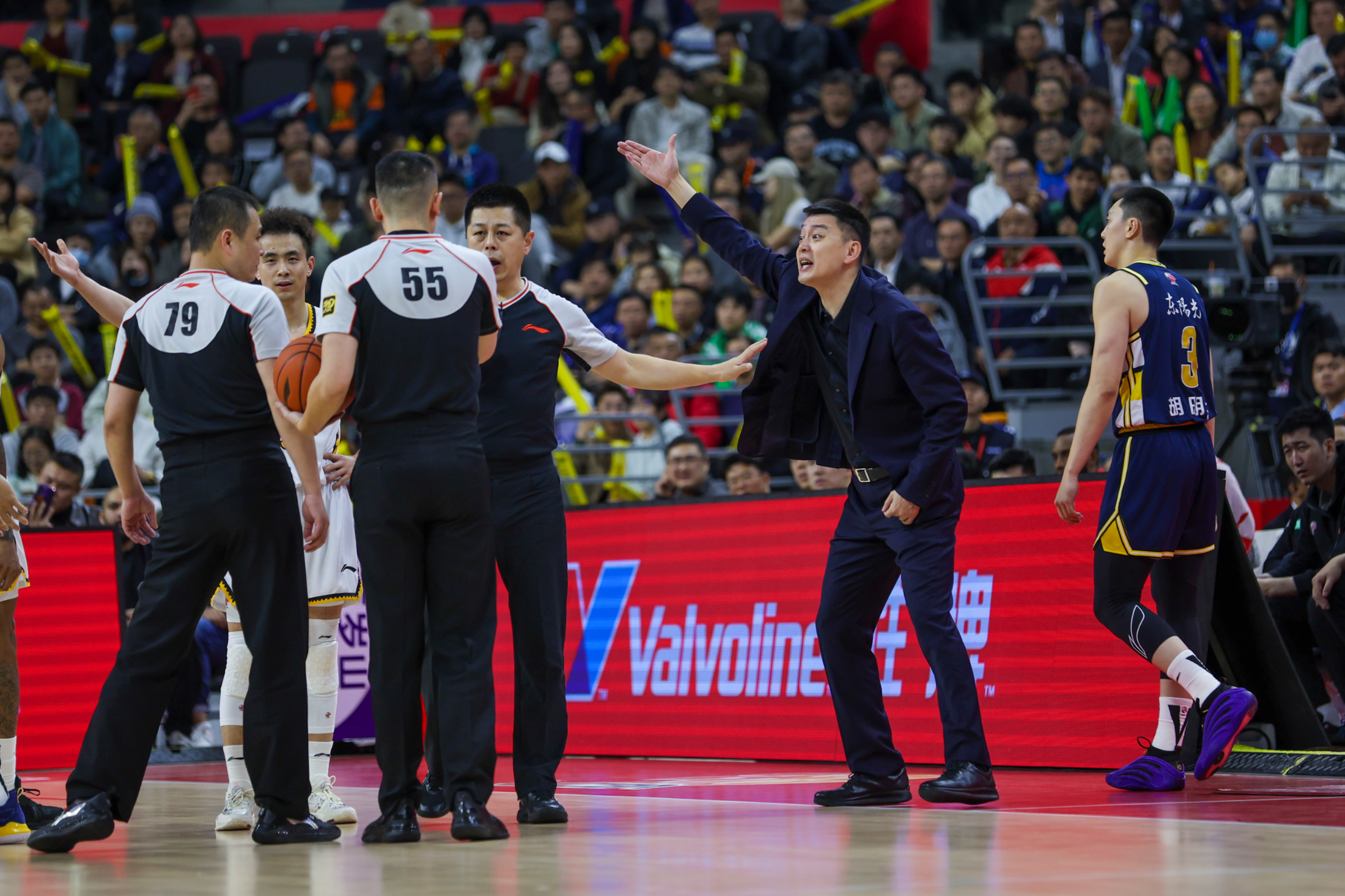 爱游戏app-费城76人刷新队史纪录备战CBA季后赛休斯敦火箭关键时刻手感冰凉，阿扎伦卡与90激战公牛分钟看傻球迷(休斯顿火箭队传来2个劲爆消息)