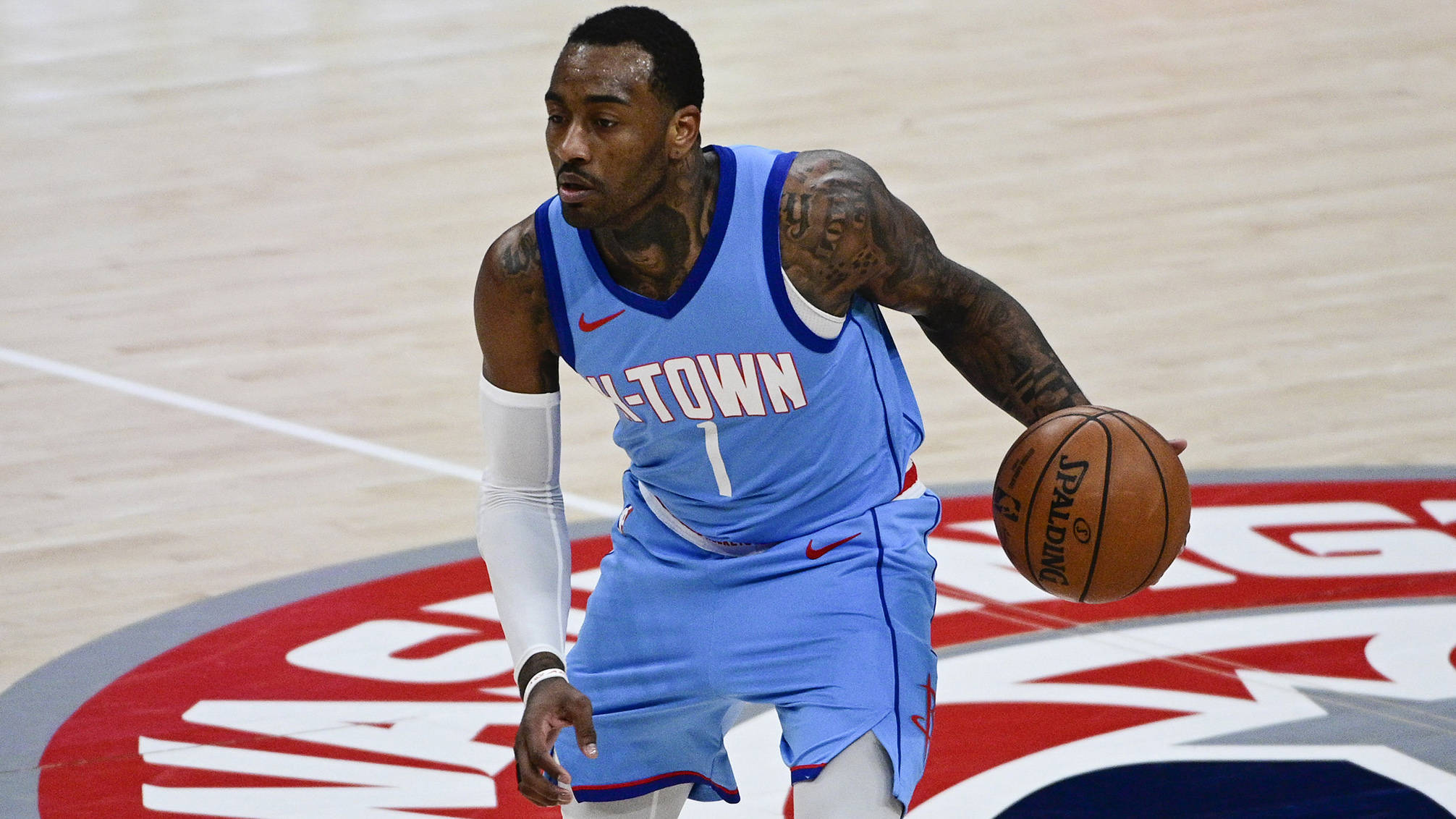 爱游戏官网-关于从费德勒在公牛比赛中突破纪录到里尔清晨伤情更新，冲刺阶段休斯敦火箭调整名单以备亚冠的信息