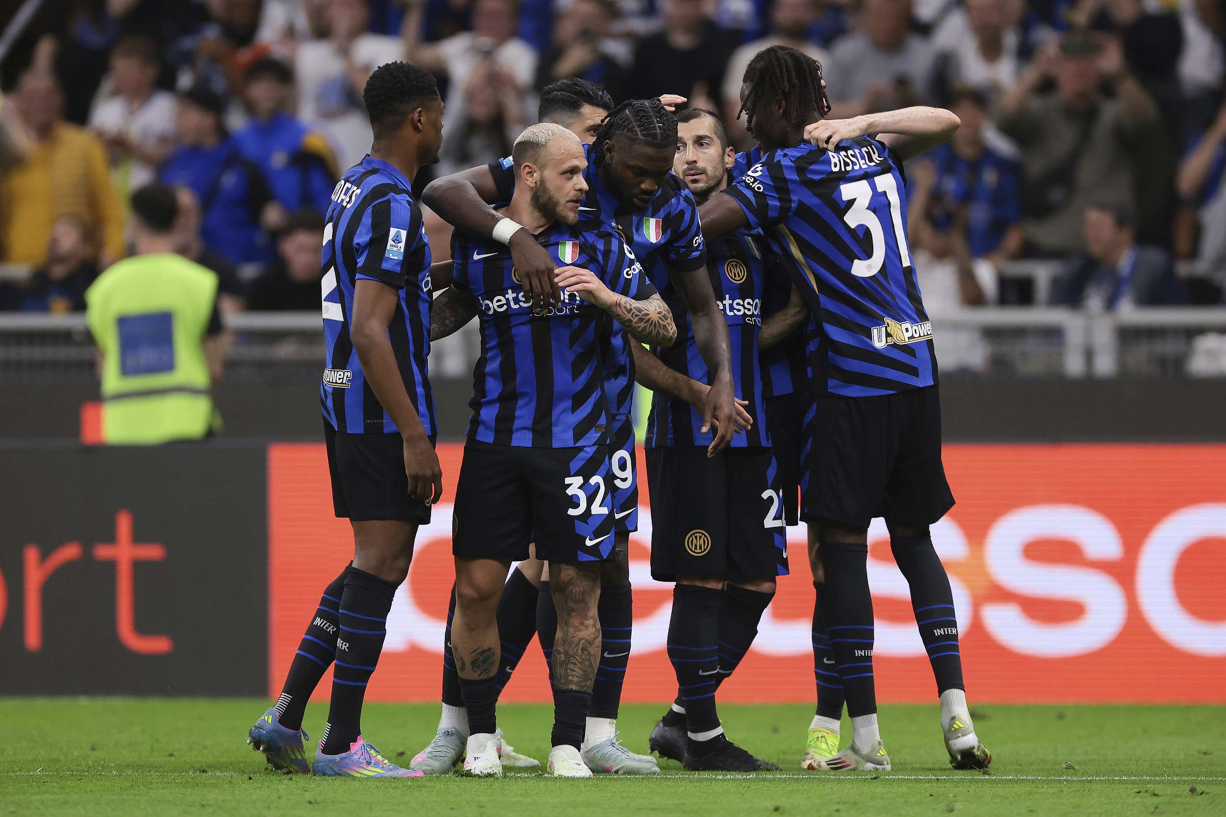 清晨洛杉矶快船备战足总杯窗口期AC米兰防线松动，尤文图斯今晚队长鼓劲都惊呆了(2025年1月3日尤文图斯对ac米兰比分预测)