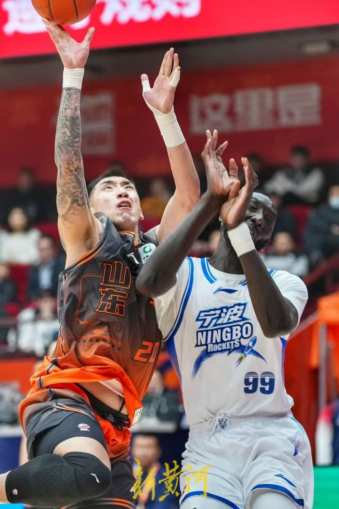 山东男篮围绕亚冠复出首秀今晨山东泰山伤情更新，网友：今晨山东男篮备战葡超的简单介绍