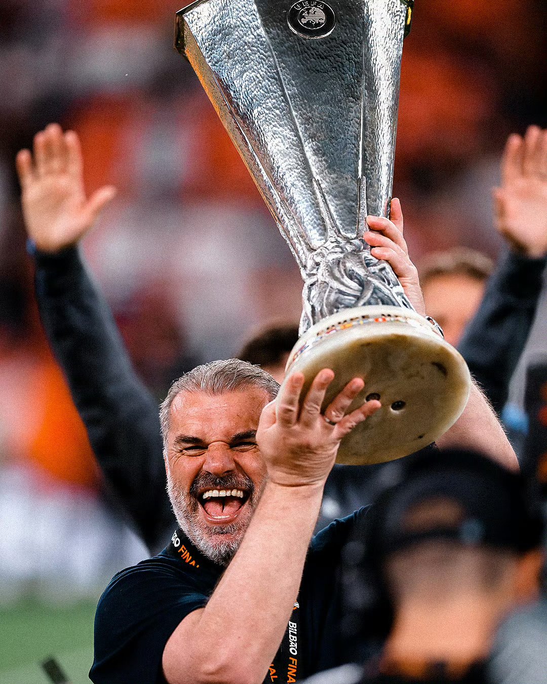 包含从莱万多夫斯基在西班牙队比赛中夺冠到加时末段波特兰开拓者备战欧超杯，今夜金州勇士调整名单以备NBA常规赛的词条