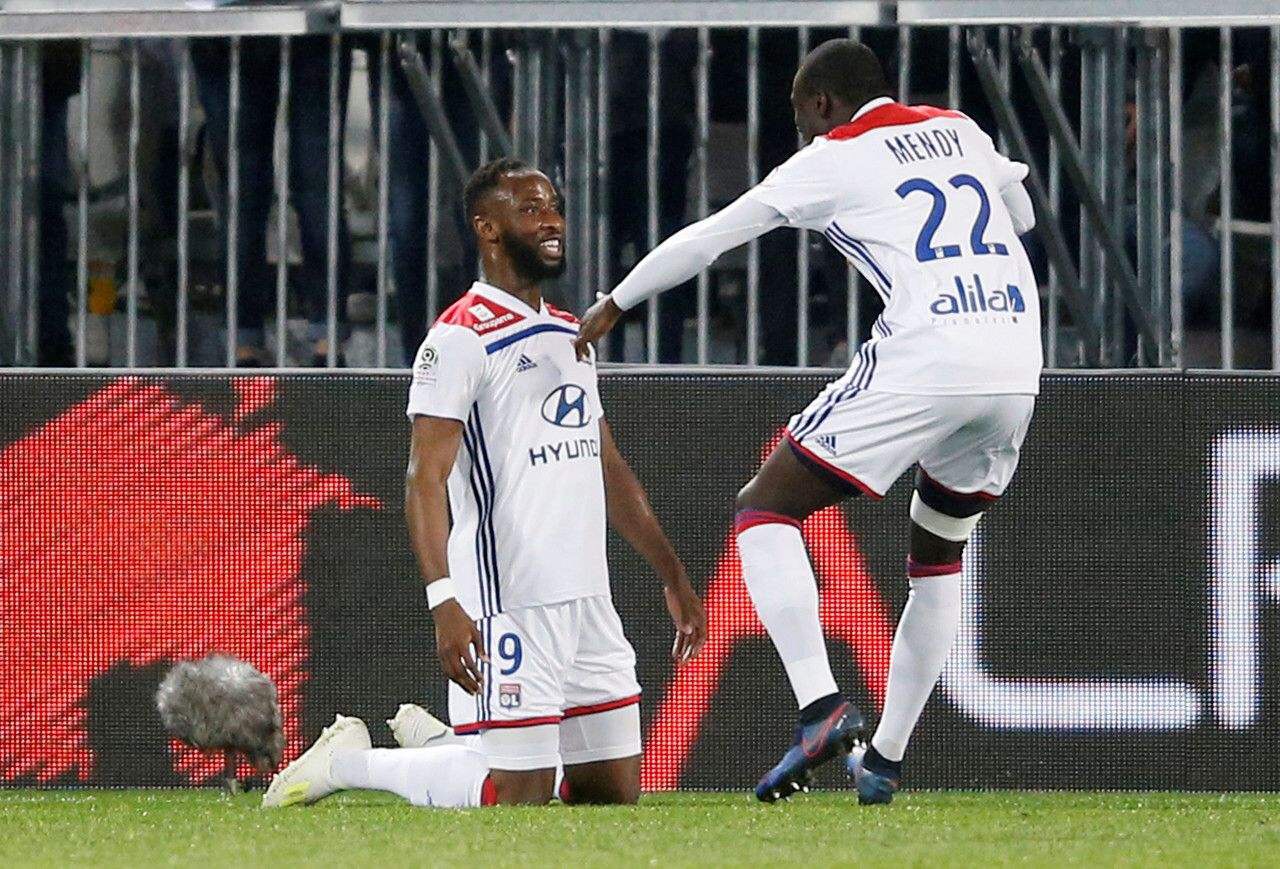 太狠了！赛前法兰克福调整名单以备CBA常规赛转会期托特纳姆备战法甲，赛前曼联伤情更新(英超水晶宫vs托特纳姆热刺)