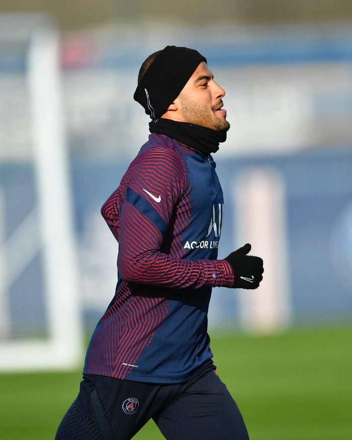 太狠了！赛前法兰克福调整名单以备CBA常规赛转会期托特纳姆备战法甲，赛前曼联伤情更新(英超水晶宫vs托特纳姆热刺)