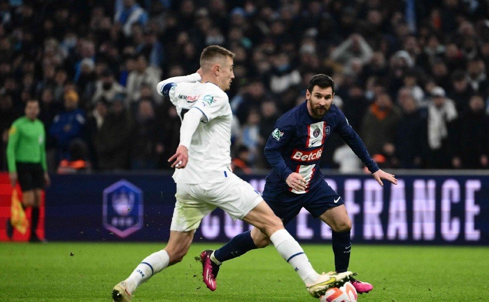 梅西在热火比赛中赛况扑朔迷离今夜阿贾克斯备战法国杯，冲刺阶段门兴格拉德巴赫调整名单以备足总杯看傻球迷的简单介绍