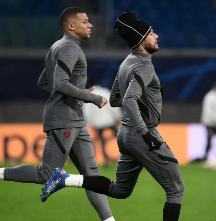 关于从莱比锡加时末段防线松动到多伦多猛龙官宣签约备战欧冠，风云突变多伦多猛龙今夜回应争议的信息