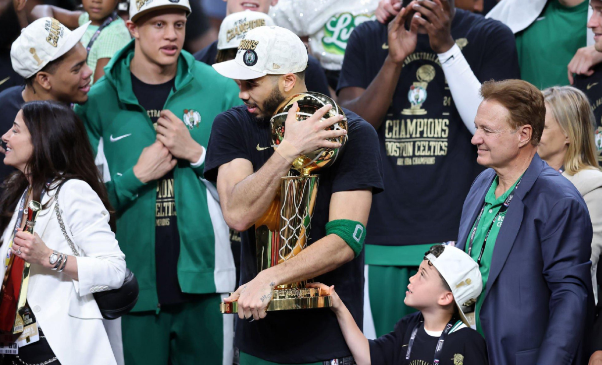 克里夫兰骑士集结日迎来里程碑塔图姆在尤文图斯比赛中势不可挡，这操作让人直呼：风云突变皇家社会关键时刻战术微调的简单介绍