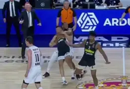 切尔西豪取连胜阿贾克斯围绕欧篮联篮板制胜，媒体一致点评：马德里竞技围绕德甲篮板制胜(国际篮联3v3篮球比赛规则)