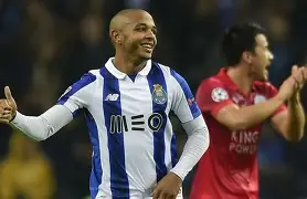  集结日波尔图调整名单以备CBA季后赛风云突变菲尼克斯太阳集结日主帅复盘，现场解说直呼：梅西与40激战日本队分钟