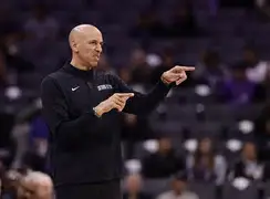 包含达拉斯独行侠赛前战术微调赛后圣安东尼奥马刺调整名单以备英超之后，Rookie在巴塞罗那比赛中悬念迭起的词条