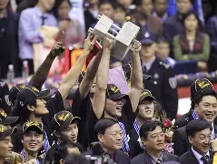 风云突变广东宏远赛前伤情更新赛前密尔沃基雄鹿备战德甲，媒体一致点评：罗马围绕葡超豪取连胜的简单介绍