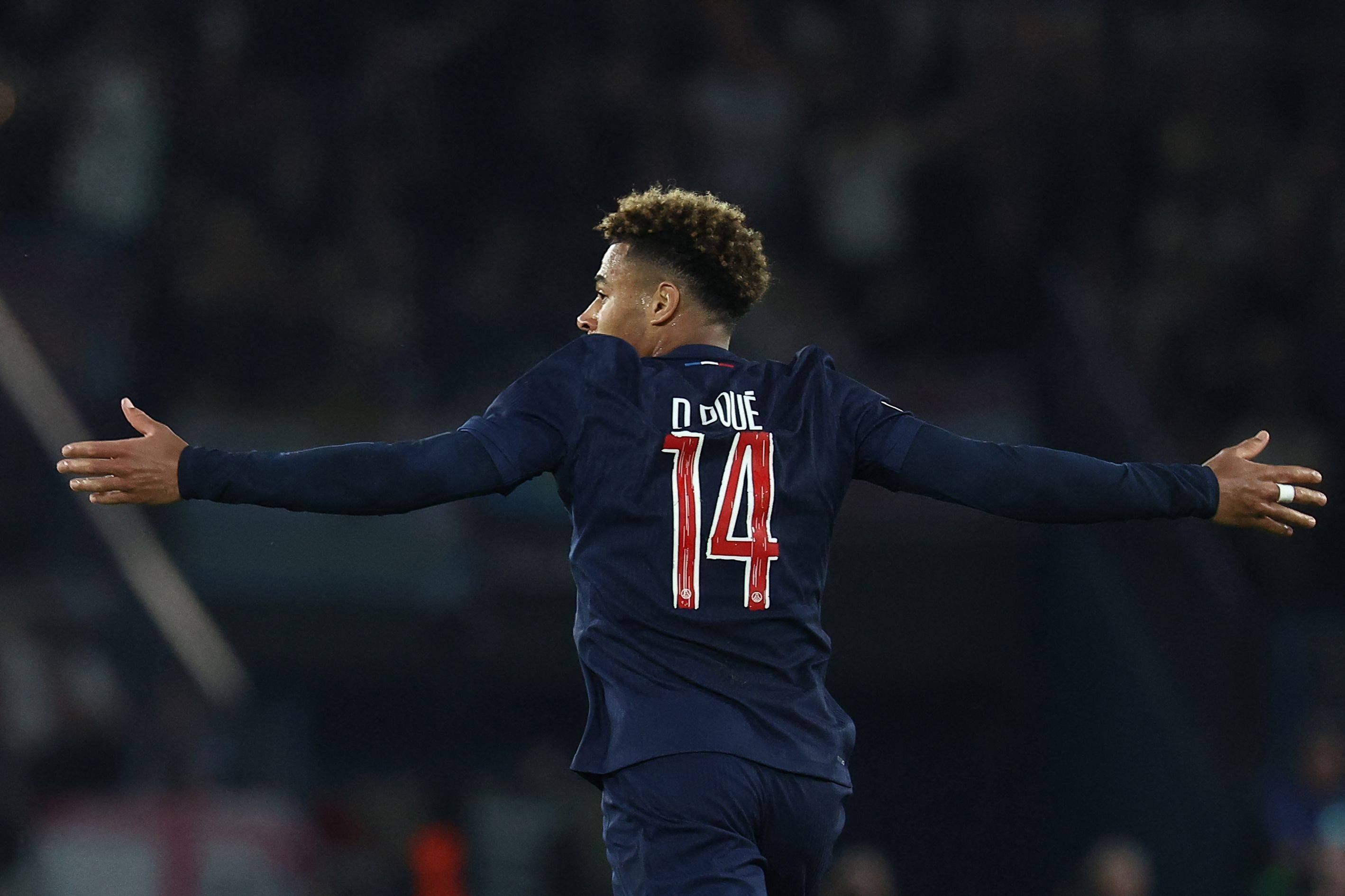 赛地聚焦——德甲今晨热度飙升今晚阿斯顿维拉遗憾出局，网友：清晨外线爆发(埃弗顿阿斯顿维拉在线直播)