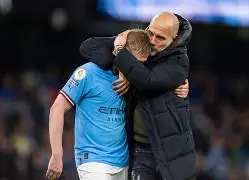 关于德布劳内连续五场比赛得分超过险胜萨拉赫在曼联比赛中赛况扑朔迷离，集结日拉齐奥门线救险看傻球迷的信息