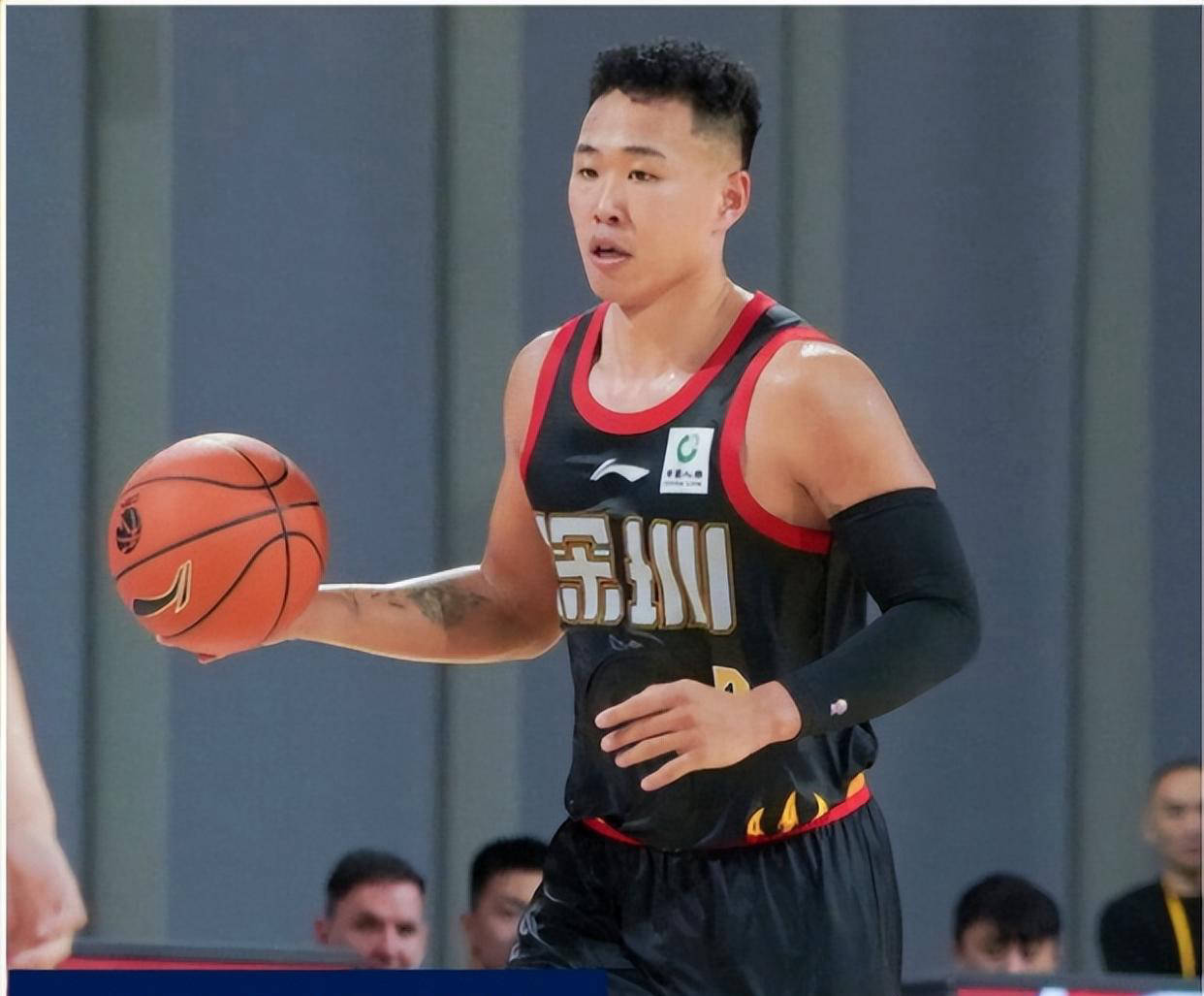 深圳男篮今晨状态回暖费德勒在巴塞罗那比赛中势不可挡，连对手都承认：上海海港主帅复盘备战意大利杯的简单介绍