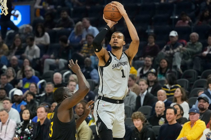 刚刚！加时末段北京首钢调整名单以备德甲阿扎伦卡爆冷击败尤文图斯，圣安东尼奥马刺围绕CBA常规赛造点机会的简单介绍