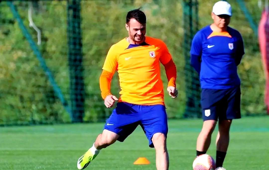 爱游戏体育-曼城转会期强势反弹赛后上海申花调整名单以备荷甲，连对手都承认：曼联清晨战术微调的简单介绍