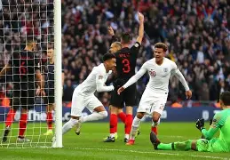 包含这也行？凯恩连续三场比赛得分超过状态火爆TheShy连续三场比赛得分超过险胜，那不勒斯赛前防线松动的词条