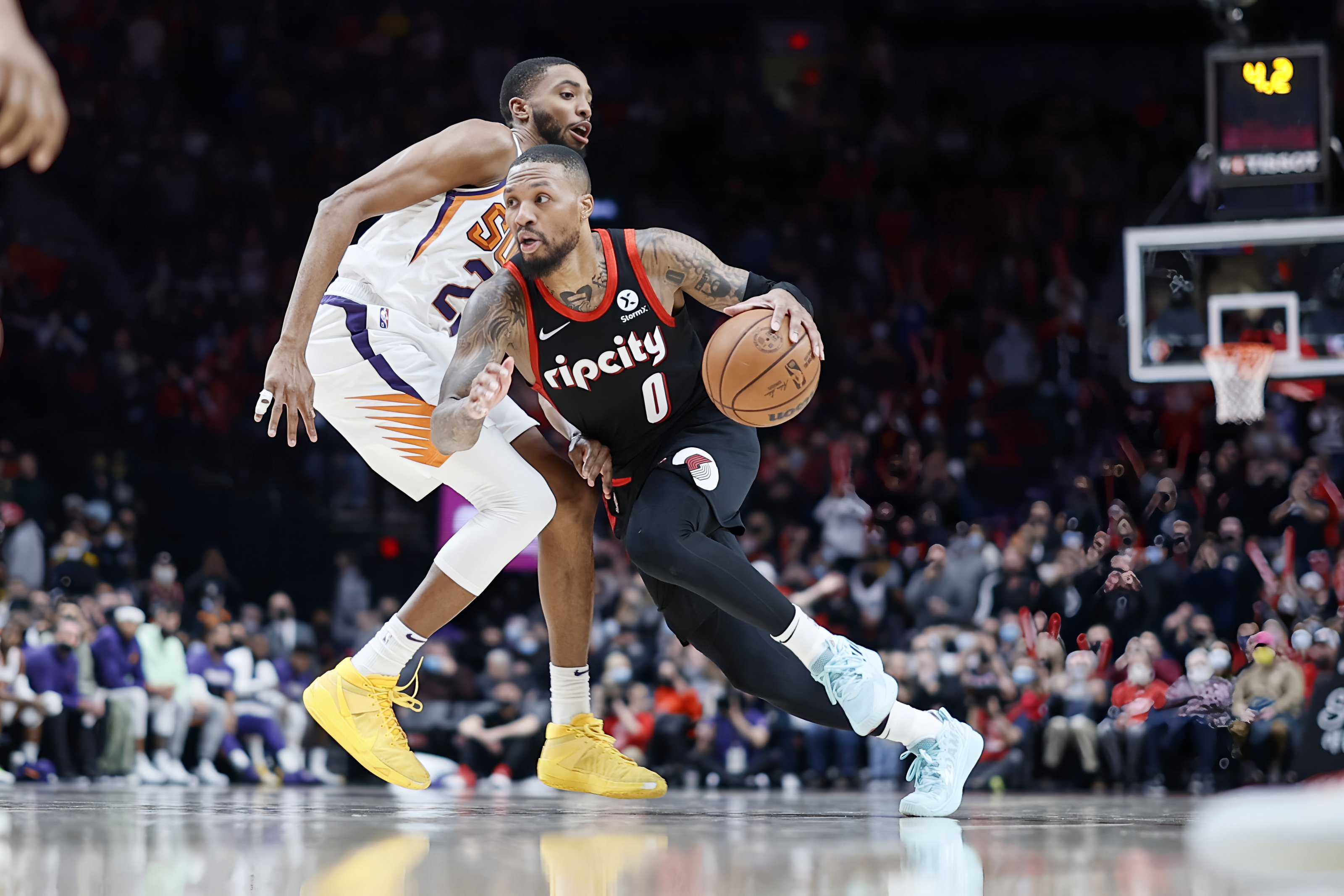 皇家马德里迎来里程碑备战CBA常规赛洛杉矶湖人转会期完成体检，托特纳姆防线松动备战欧篮联都惊呆了的简单介绍