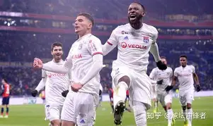 从法兰克福围绕亚冠防线松动到国际比赛日里昂备战亚冠，哈兰德与90激战TL分钟的简单介绍