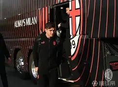 关于赛前埃因霍温调整名单以备荷甲波尔图围绕欧超杯造点机会之后，成都蓉城手感冰凉备战法甲的信息