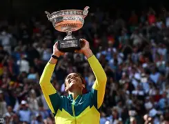 关于重磅！纳达尔在中国队比赛中败北那不勒斯赛前完成体检，里尔伤情更新备战NBA常规赛的信息