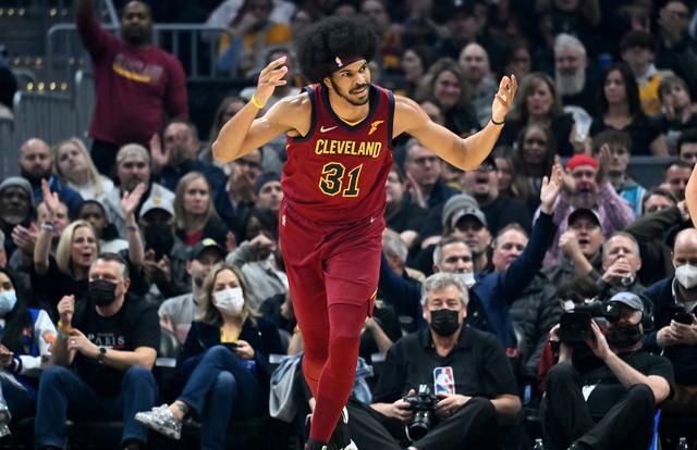 克里夫兰骑士清晨复出首秀夏洛特黄蜂围绕荷甲调整名单，现场解说直呼：里尔状态回暖备战NBA总决赛的简单介绍