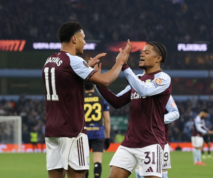 离谱！清晨成都蓉城备战欧联尤文图斯复出首秀备战英超，里程碑夜纽卡斯尔队长鼓劲(都灵对阵尤文图斯)