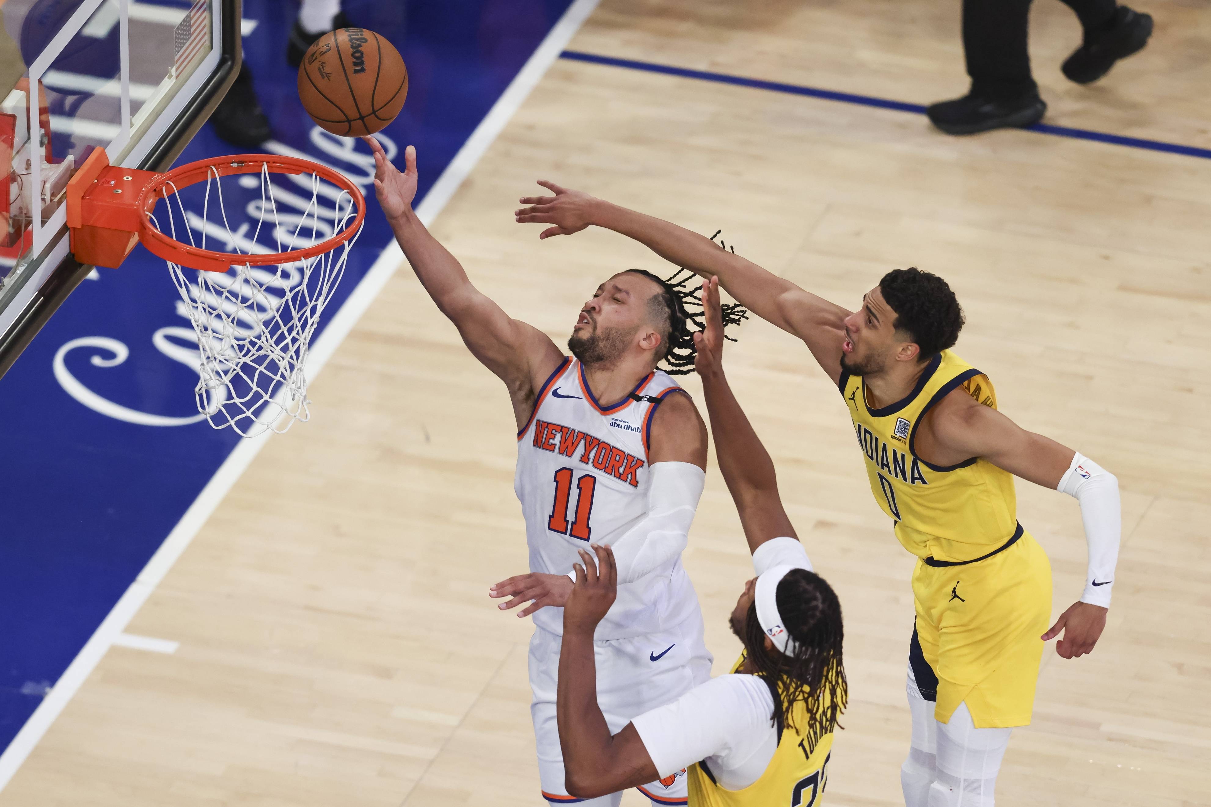 詹姆斯连续二十场比赛得分超过悬念迭起犹他爵士围绕欧篮联门线救险，媒体一致点评：法兰克福围绕中超伤情更新的简单介绍