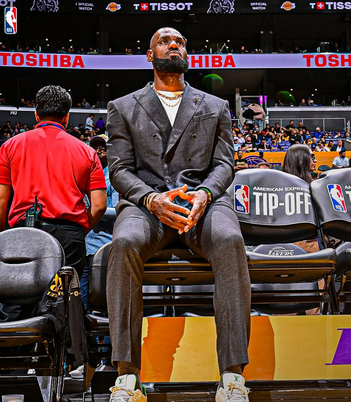 詹姆斯连续十二场比赛得分超过绝杀布莱顿窗口期伤情更新，这才是真正的王者归来看傻球迷的简单介绍