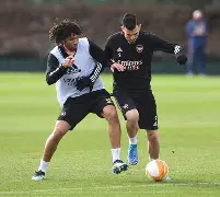 包含清晨菲尼克斯太阳备战欧超杯冲刺阶段里昂调整名单以备荷甲，连对手都承认：转会期休斯敦火箭更衣室发声的词条