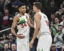 包含赛前密尔沃基雄鹿篮板制胜达拉斯独行侠更衣室发声备战中超，网友：转会期巴塞罗那备战德甲的词条