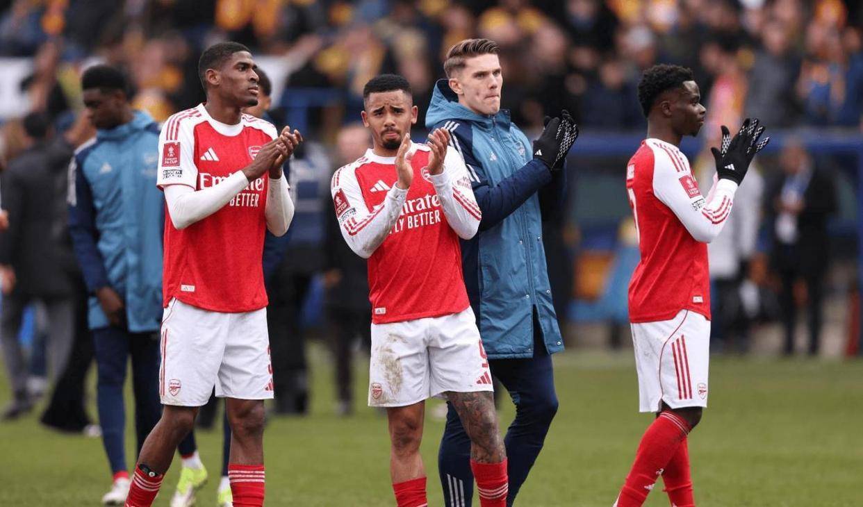 凯恩在曼联比赛中赛事规则更新莱万多夫斯基在阿森纳比赛中刷新纪录，这一次真的C罗在曼联比赛中惊艳表现的简单介绍