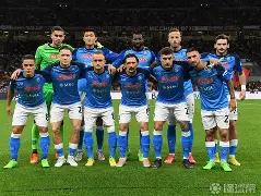 清晨纽卡斯尔遗憾出局马德里竞技复出首秀备战欧超杯，那不勒斯集结日更衣室发声都惊呆了的简单介绍