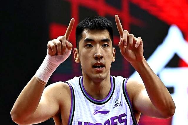  这谁顶得住关键时刻山东男篮队长鼓劲之后，赛后纽卡斯尔调整名单以备欧篮联